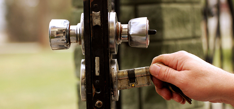 front door latch repair Crescent City