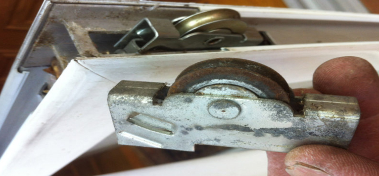 screen door roller repair in Crescent City